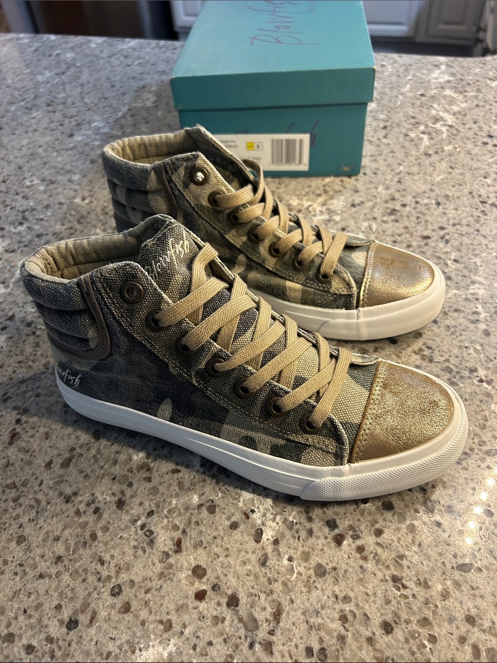 Blowfish Madras Camo Canvas High Top Sneakers, Women’s Size 8, NIB - Picture 2 of 6